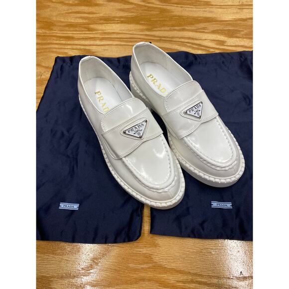 Prada Spazzolato Logo Platform Leather Loafers size 38 NWOB - Picture 1 of 10